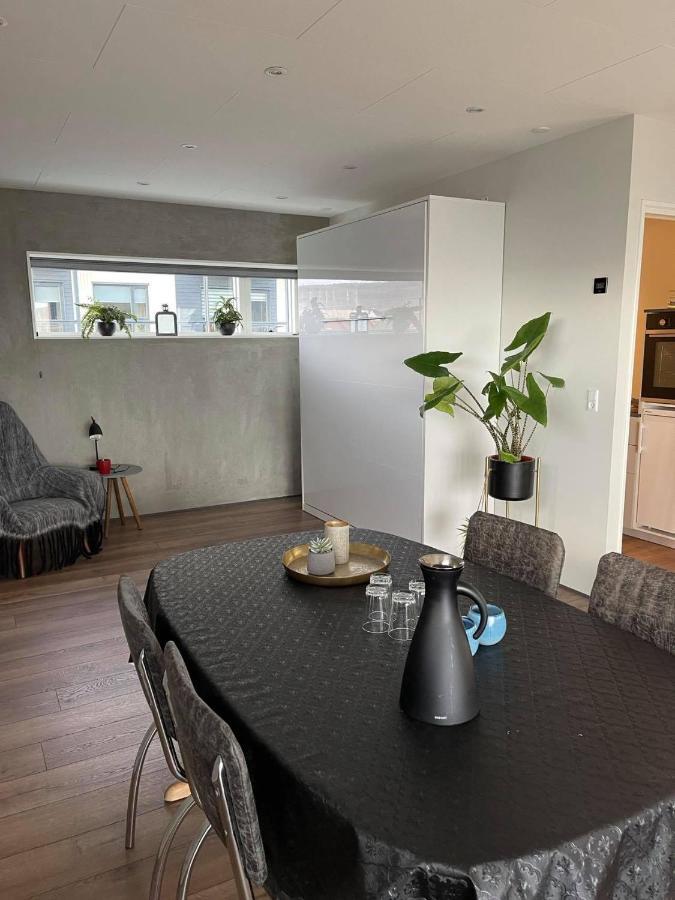 Modern Apartment With City & Oceanside View Tórshavn Eksteriør billede